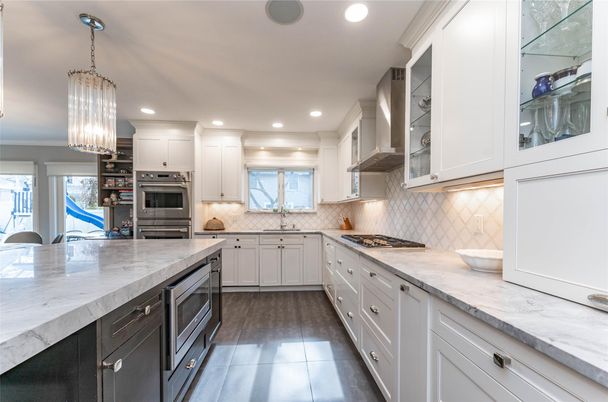 Chandelier, Interior, Kitchen, Recessed Lighting, Stainless Steel Appliances
