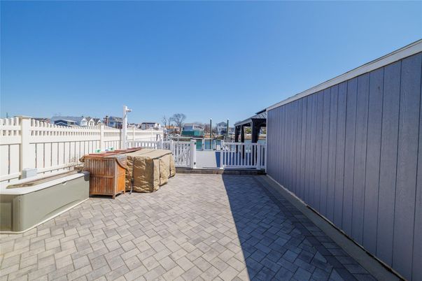 Exterior, Hot Tub