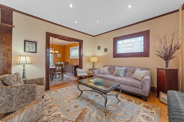 Chandelier, Dining room, Interior, Living room, Recessed Lighting, Wood Texture Flooring