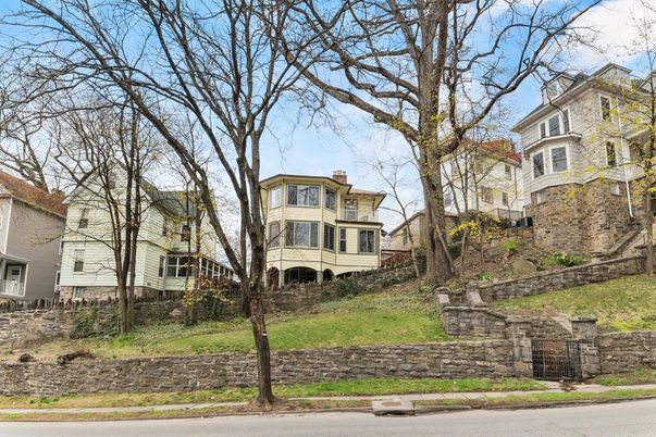 Exterior, Facade, Queen Anne Victorian