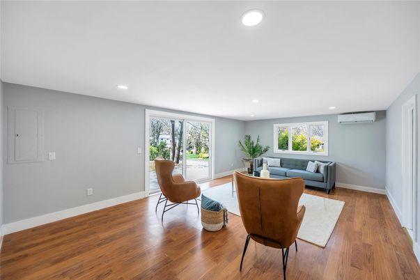 Interior, Living room, Recessed Lighting, Wood Texture Flooring