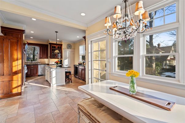 Chandelier, Dining room, Interior, Kitchen, Pendant Lights, Recessed Lighting, Stainless Steel Appliances