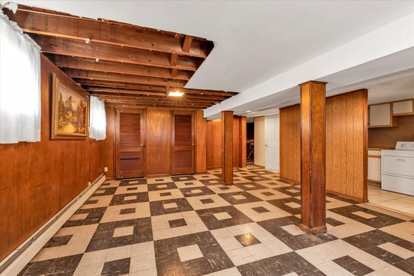 Interior, Recessed Lighting, Washer, Wooden Walls