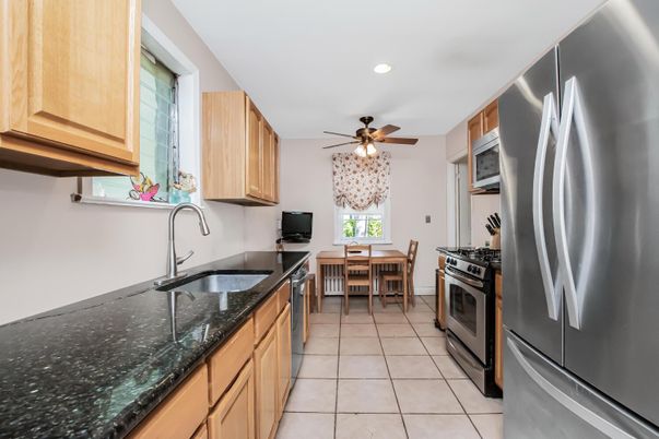 Dining room, Interior, Kitchen, Recessed Lighting