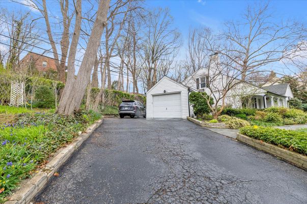 Detached Garage, Exterior