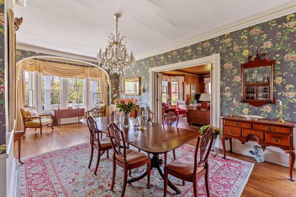Chandelier, Dining room, Interior, Living room, Wood Texture Flooring