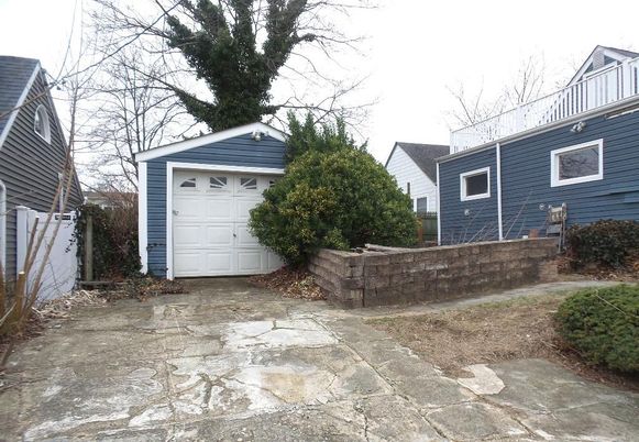 Detached Garage, Exterior