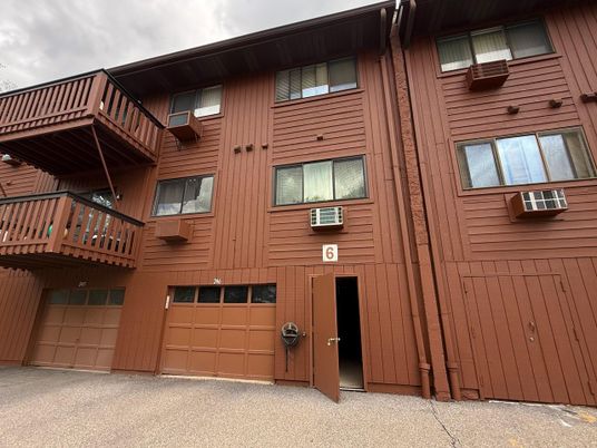 Attached, Exterior, Facade, None