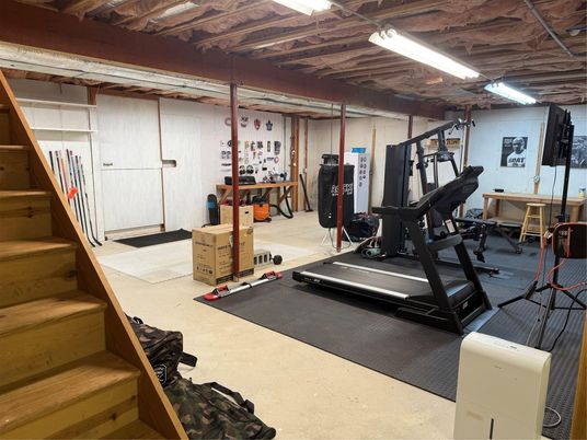 Fitness Equipment, Interior, Wooden Beams