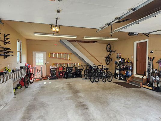 Garage, Interior