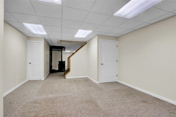 Empty room, Interior, Recessed Lighting