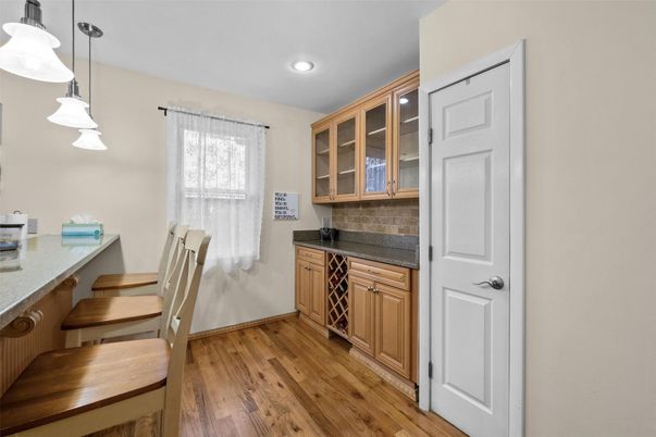 Interior, Pendant Lights, Recessed Lighting, Wood Texture Flooring
