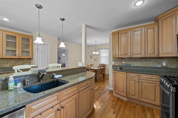 Chandelier, Dining room, Interior, Kitchen, Pendant Lights, Recessed Lighting, Wood Texture Flooring