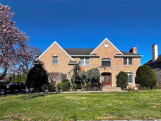 Exterior, Facade, Brick Facade, Brick Traditional