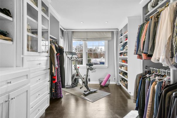 Fitness Equipment, Interior, Recessed Lighting, Walk-in Closets, Wood Texture Flooring