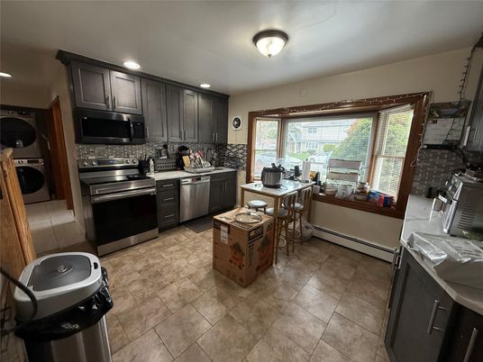 Dining room, Interior, Kitchen, Recessed Lighting, Stainless Steel Appliances