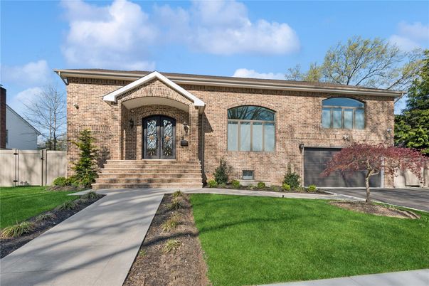 Exterior, Facade, Brick Facade, Brick Traditional