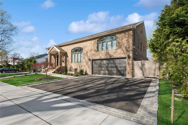 Attached, Exterior, Facade, Brick Facade, Brick Traditional