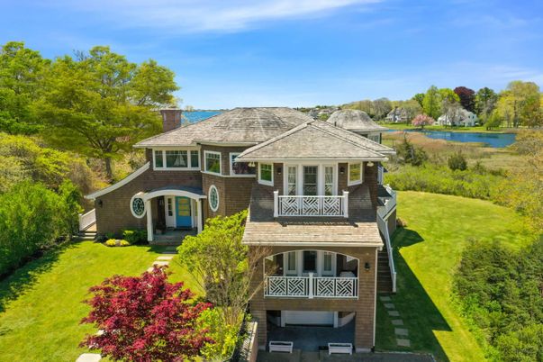 Backyard, Exterior, Facade, Queen Anne Victorian