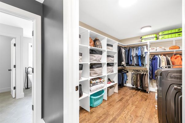 Interior, Walk-in Closets, Wood Texture Flooring