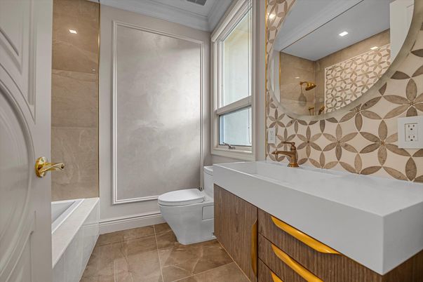 Bathroom, Interior, Recessed Lighting