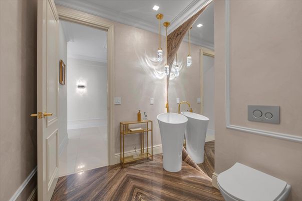 Bathroom, Free Standing Baths, Interior, Pendant Lights, Recessed Lighting, Wood Texture Flooring