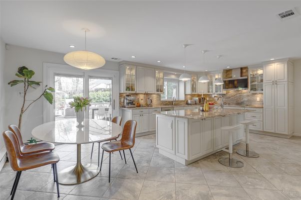 Dining room, Interior, Kitchen, Pendant Lights, Recessed Lighting, Stainless Steel Appliances