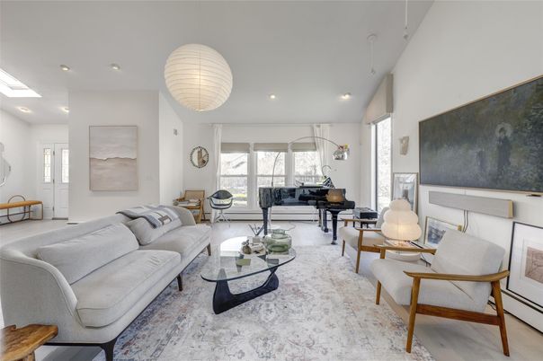 Interior, Living room, Pendant Lights, Piano, Recessed Lighting