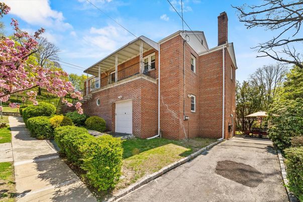 Attached, Exterior, Facade, Brick Facade, Rowhouse