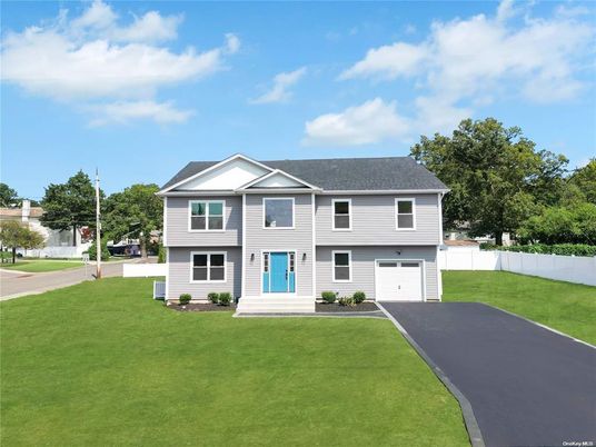 Attached, Exterior, Facade, Raised Ranch