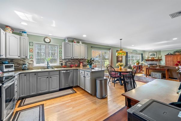 Dining room, Interior, Kitchen, Recessed Lighting, Wood Texture Flooring