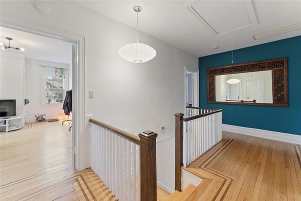 Interior, Pendant Lights, Wood Texture Flooring