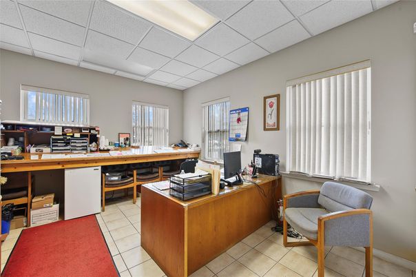 Home Office, Interior