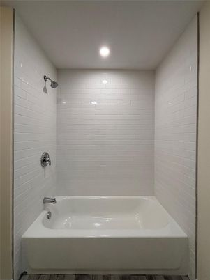 Bathroom, Interior, Recessed Lighting, Wood Texture Flooring
