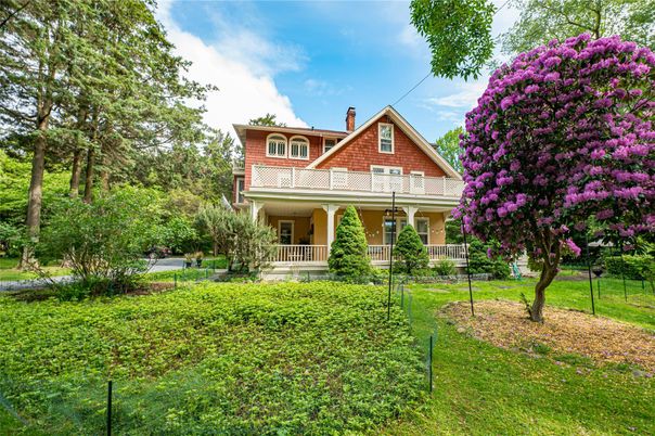 Backyard, Exterior, Facade, Queen Anne Victorian