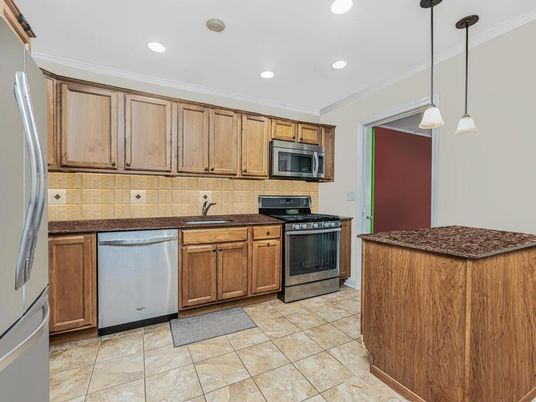 Interior, Kitchen, Pendant Lights, Recessed Lighting, Stainless Steel Appliances