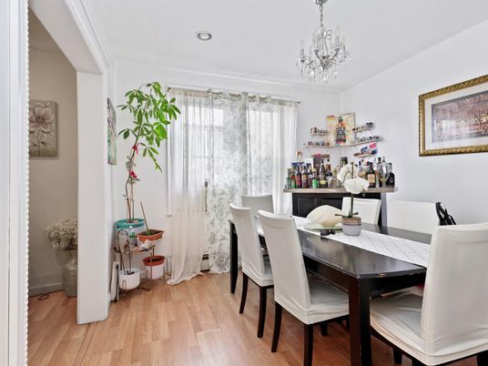 Chandelier, Dining room, Interior, Recessed Lighting, Wood Texture Flooring