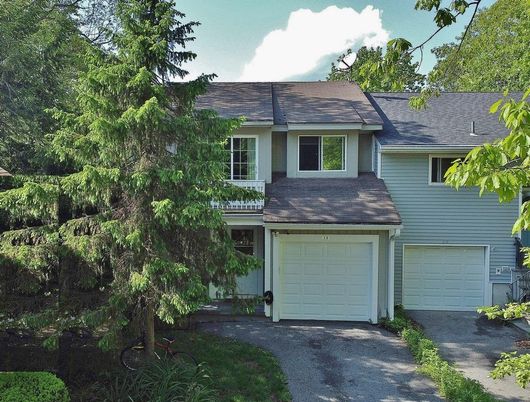 Attached, Exterior, Facade, Split Level