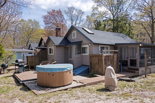 Exterior, Hot Tub