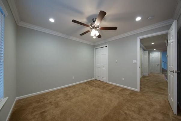 Empty room, Interior, Recessed Lighting