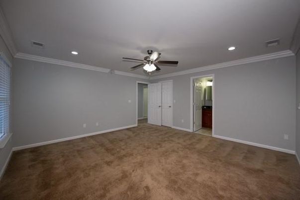 Empty room, Interior, Recessed Lighting