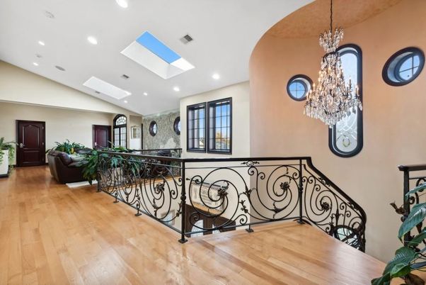 Chandelier, Interior, Recessed Lighting, Wood Texture Flooring