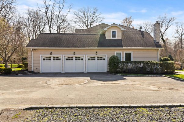 Attached, Exterior, Facade, Cape Cod