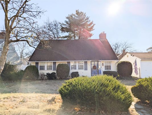 Exterior, Facade, Cape Cod