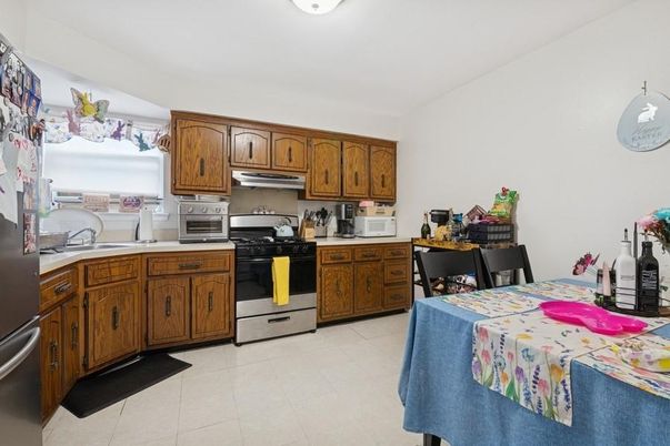 Dining room, Interior, Kitchen, Stainless Steel Appliances