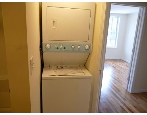 Interior, Utility Closets, Washer, Wood Texture Flooring