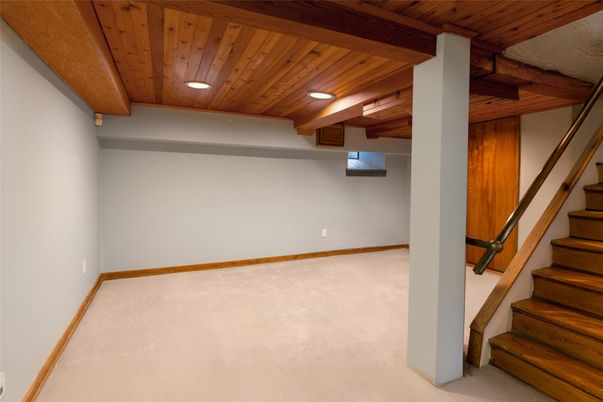 Empty room, Interior, Recessed Lighting, Wooden Beams, Wooden Ceilings