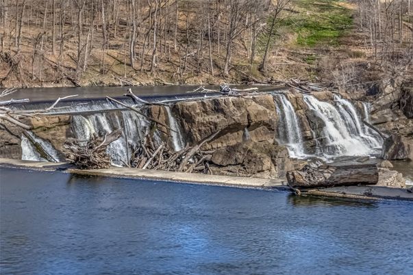 Exterior, Lake