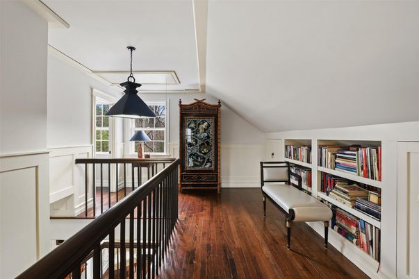Interior, Pendant Lights, Wood Texture Flooring