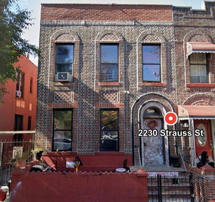 Exterior, Facade, Brick Facade, Rowhouse